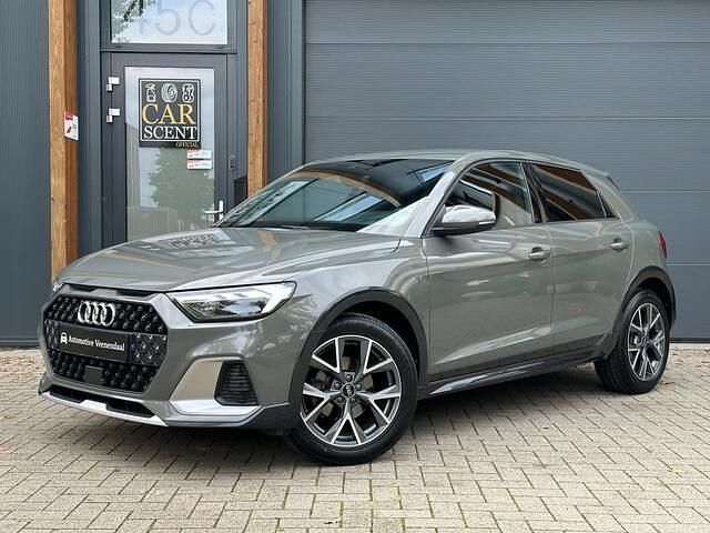 Grijs Gebruikt 2024 Audi A1 Advanced Hatchback | € 26.500 (Eerlijke prijs) - Afbeelding 1/4