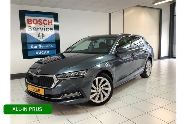 Grijs Gebruikt 2021 Skoda Octavia Business Line Stationwagen | € 21.400 (Eerlijke prijs) - Afbeelding 1/4
