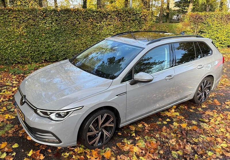 Grijs Occasion 2021 VW Golf VIII Stationwagen | € 19.999 (Super prijs) - Afbeelding 1/4