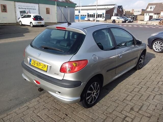 Occasion Peugeot 206 Premium 75 PK (55 kW) 2004 Grijs (metallic) Hatchback