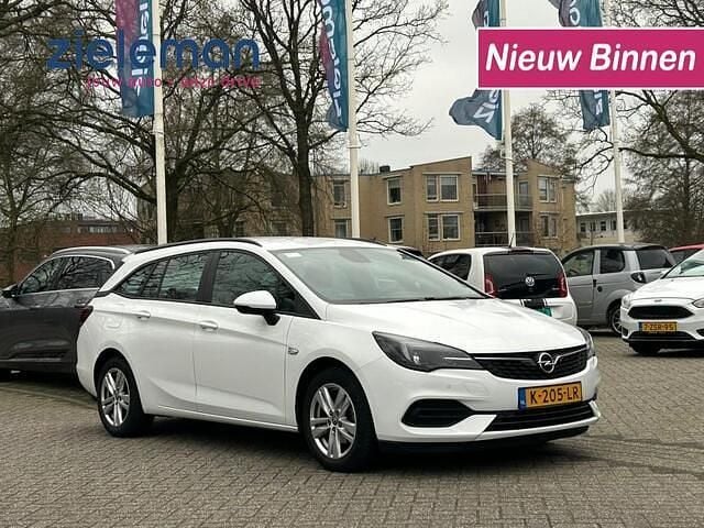 Wit Gebruikt 2021 Opel Astra Edition Stationwagen | € 9.840 (Goede deal) - Afbeelding 1/3