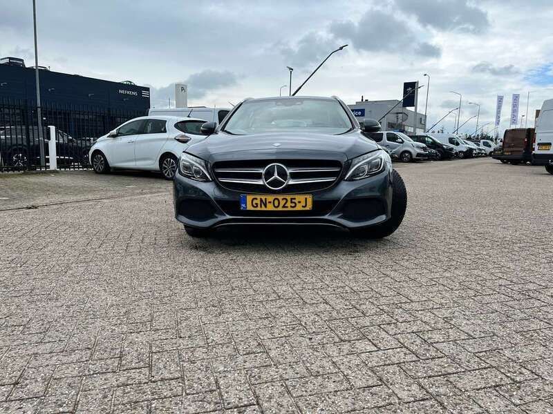 Grijs Gebruikt 2015 Mercedes C350 Edition Stationwagen | € 15.000 (Eerlijke prijs) - Afbeelding 1/4