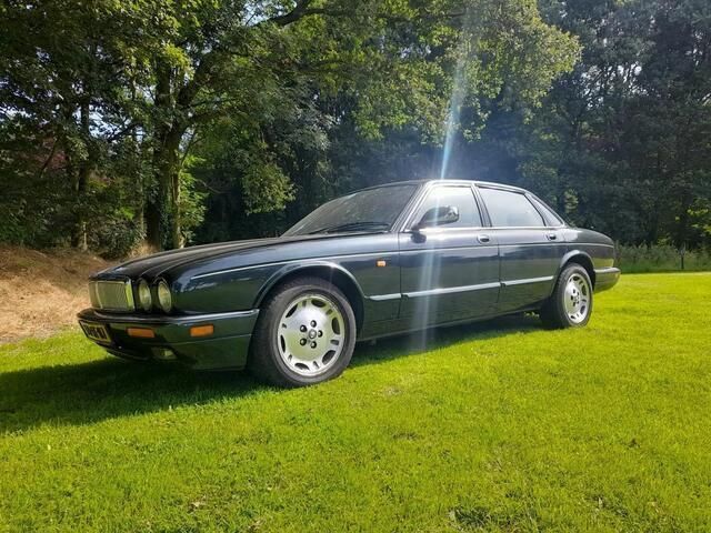 Groen Gebruikt 1996 Jaguar X300 Executive Sedan | € 4.990 - Afbeelding 1/4
