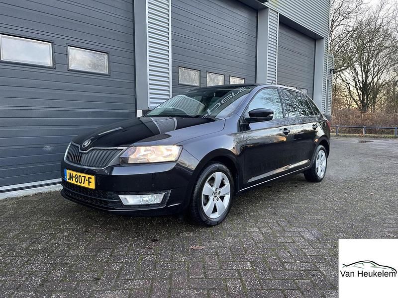 Zwart Occasion 2016 Skoda Rapid Joy Hatchback | € 7.900 (Eerlijke prijs) - Afbeelding 1/4