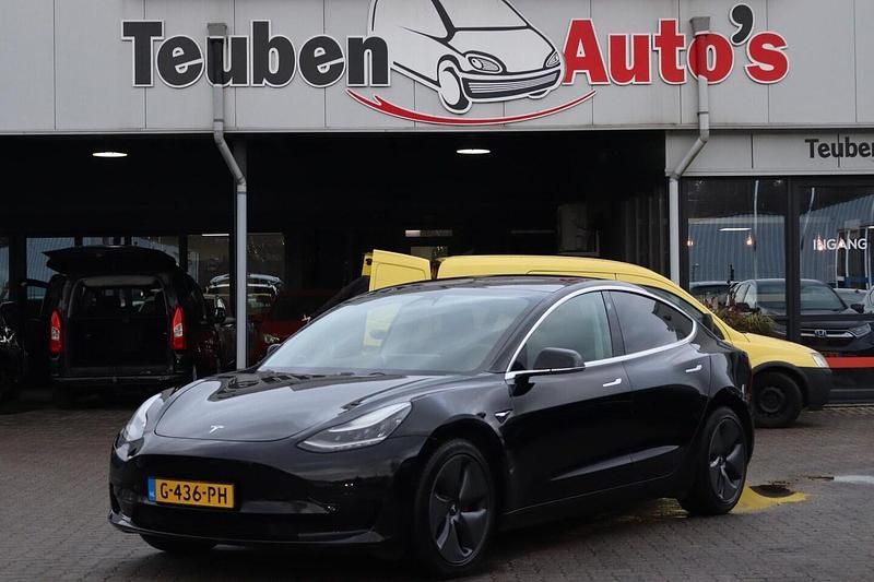 Zwart Occasion 2019 Tesla Model 3 Standard Range Sedan | € 15.985 (Eerlijke prijs) - Afbeelding 1/4