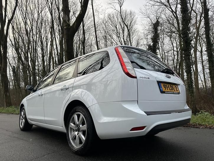 Occasion Ford Focus Trend 125 PK (91 kW) 2010 Wit Stationwagen