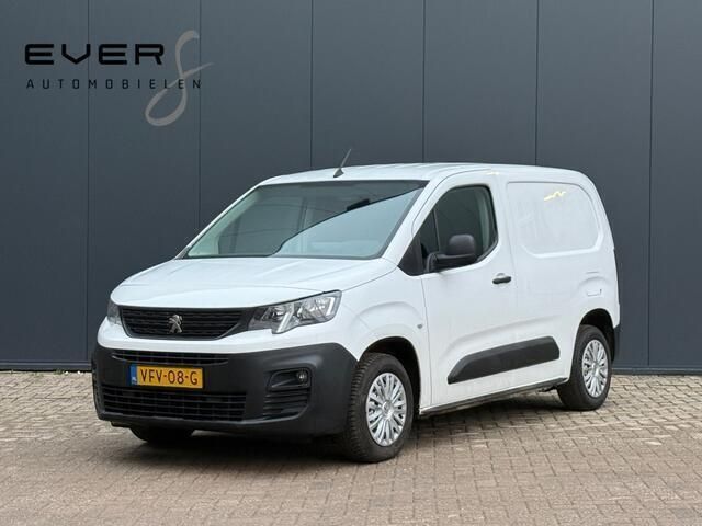Wit Gebruikt 2020 Peugeot Partner Premium MPV | € 8.950 (Iets duurder) - Afbeelding 1/4