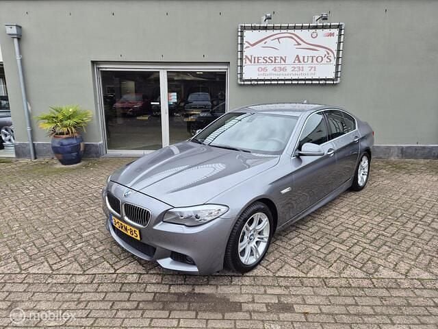 Grijs Occasion 2013 BMW 520 Executive Sedan | € 13.950 (Duur) - Afbeelding 1/4