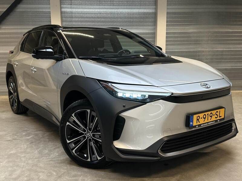 Grijs Gebruikt 2022 Toyota bZ4X Edition SUV | € 39.740 (Eerlijke prijs) - Afbeelding 1/4