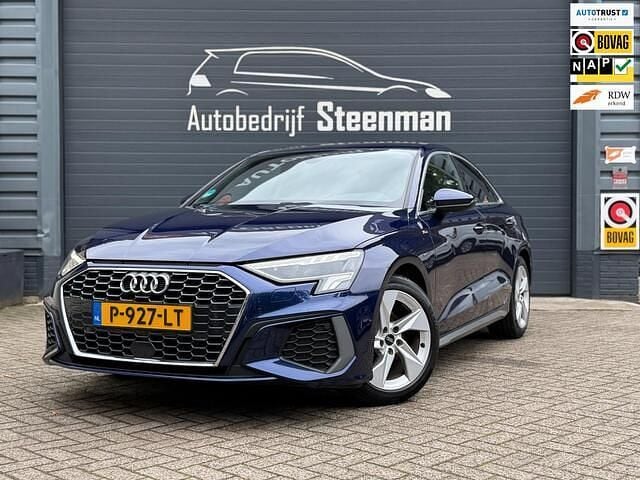 Blauw Gebruikt 2022 Audi A3 S-Line Sedan | € 20.950 (Goede deal) - Afbeelding 1/4