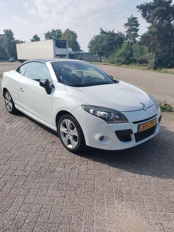 Wit Gebruikt 2010 Renault Mégane Cabriolet Dynamique Cabriolet | € 4.450 (Eerlijke prijs) - Afbeelding 1/4