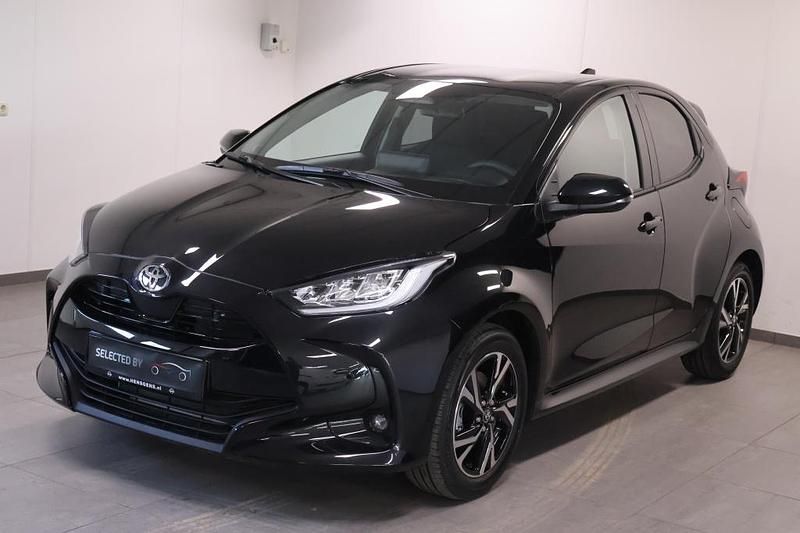 Rood Nieuw 2026 Toyota Yaris Hybrid Comfort Hatchback | € 29.945 (Iets duurder) - Afbeelding 1/4