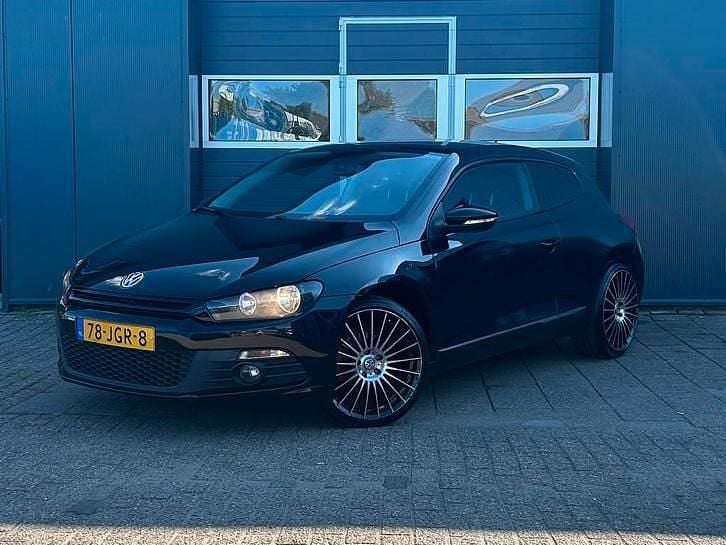 Zwart Gebruikt 2009 VW Scirocco Coupé | € 4.750 (Eerlijke prijs) - Afbeelding 1/4