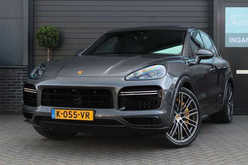 Grijs Gebruikt 2021 Porsche Cayenne Turbo S SUV | € 94.995 (Super prijs) - Afbeelding 1/4