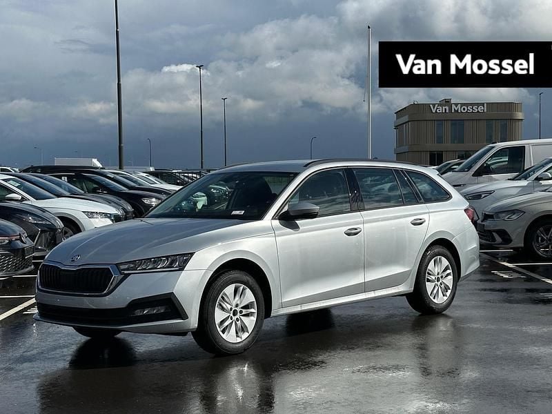 Zilver Occasion 2023 Skoda Octavia Business Line Stationwagen | € 28.944 (Iets duurder) - Afbeelding 1/4