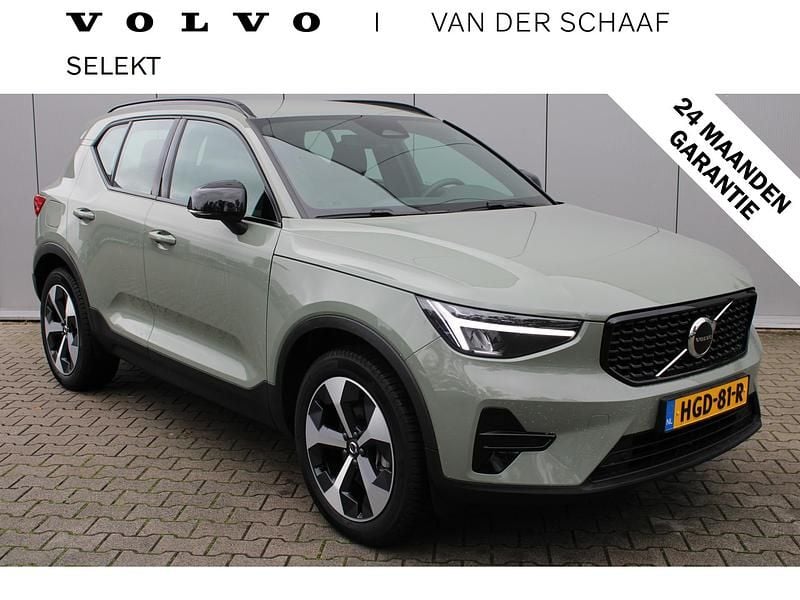 Groen Gebruikt 2025 Volvo XC40 Plus SUV | € 44.800 (Eerlijke prijs) - Afbeelding 1/4