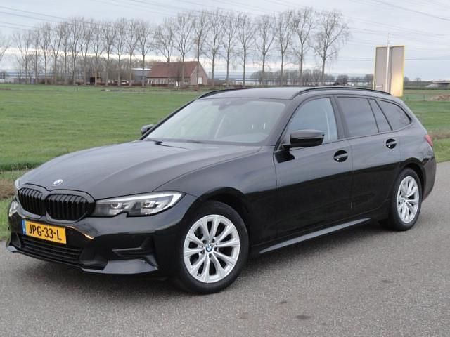 Occasion BMW 318 Executive 136 PK (100 kW) 2019 Zwart Stationwagen