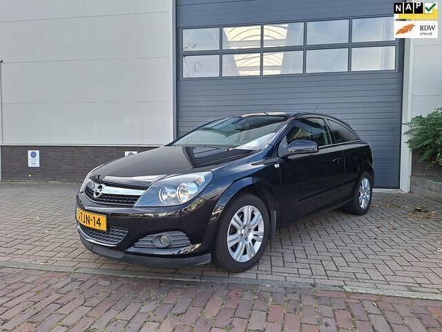 Zwart Gebruikt 2007 Opel Astra GTC Sport Hatchback | € 2.350 (Goede deal) - Afbeelding 1/4