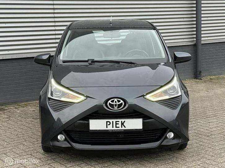 Occasion Toyota Aygo X-play 72 PK (52 kW) 2019 Grijs Hatchback