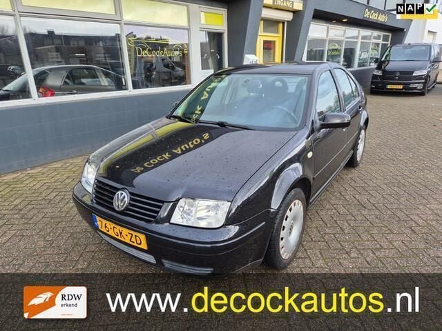 Zwart Gebruikt 2001 VW Bora Sedan | € 1.440 (Eerlijke prijs) - Afbeelding 1/4