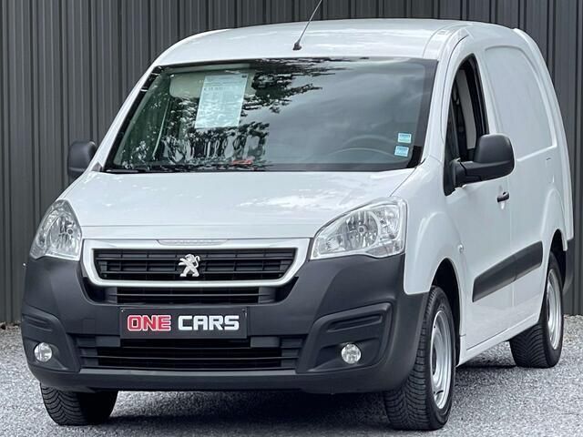 Wit Gebruikt 2018 Peugeot Partner MPV | € 15.900 - Afbeelding 1/4