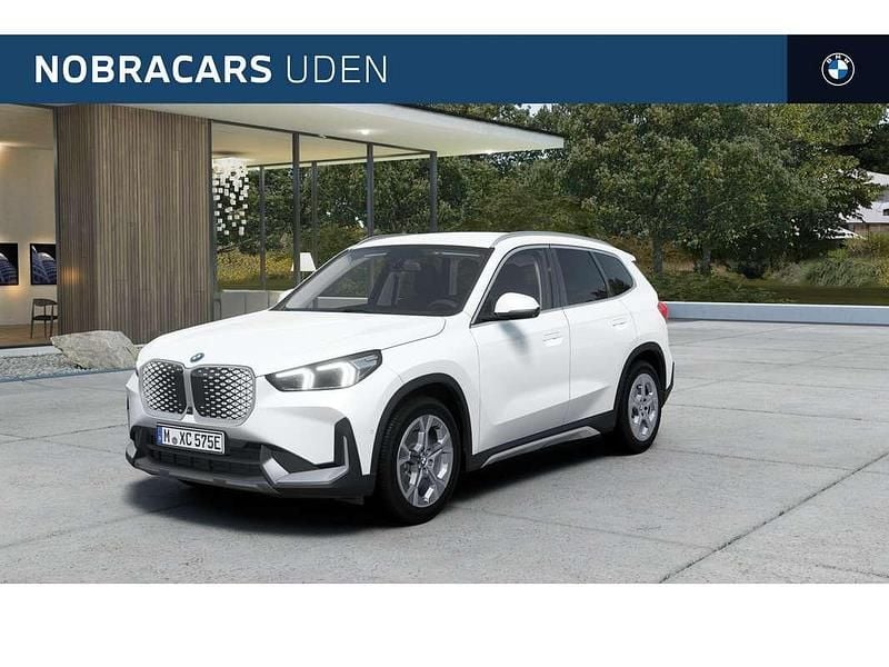 Wit Nieuw 2025 BMW iX1 Comfort Edition SUV | € 46.343 - Afbeelding 1/4