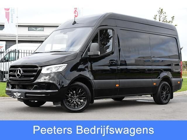 Zwart Gebruikt 2022 Mercedes Sprinter Edition Van | € 36.995 (Eerlijke prijs) - Afbeelding 1/4