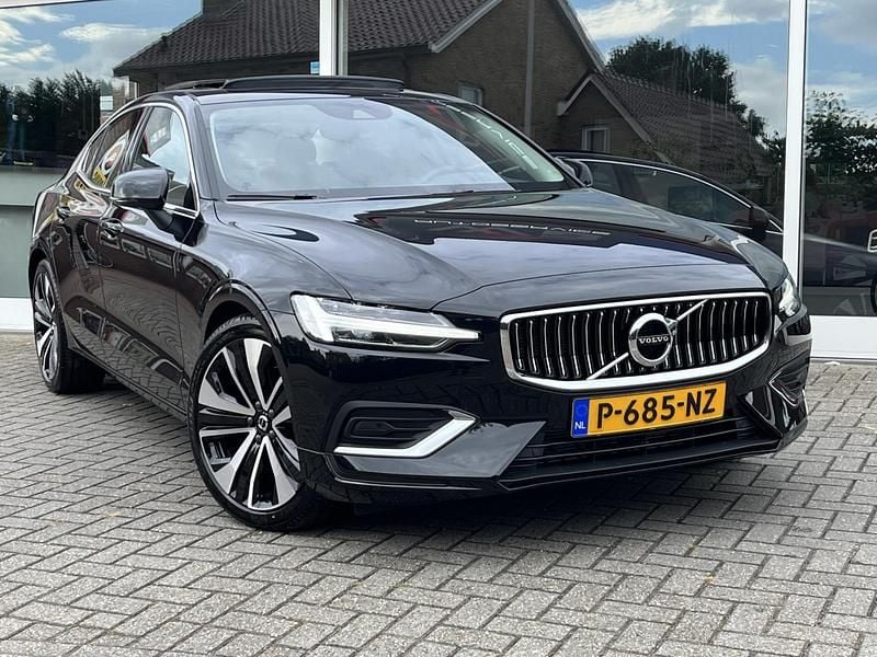Occasion Volvo S60 Inscription 163 PK (119 kW) 2022 Zwart Sedan