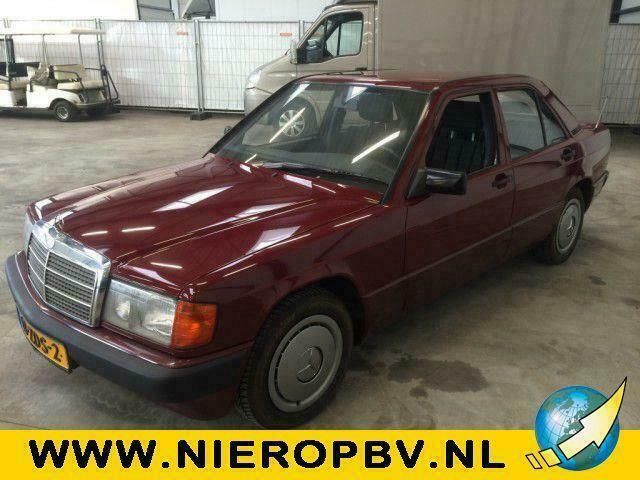 Rood Gebruikt 1993 Mercedes 190 | € 12.750 - Afbeelding 1/4