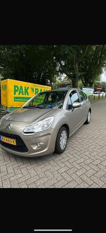 Bruin Occasion 2011 Citroën C3 Attraction Hatchback | € 4.000 (Iets duurder) - Afbeelding 1/4