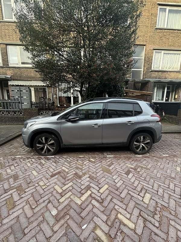 Grijs Occasion 2019 Peugeot 2008 SUV | € 12.200 (Super prijs) - Afbeelding 1/4