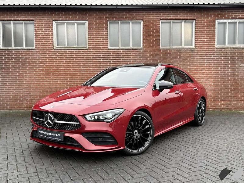 Occasion Mercedes CLA180 AMG line 136 PK (100 kW) 2023 Rood Sedan