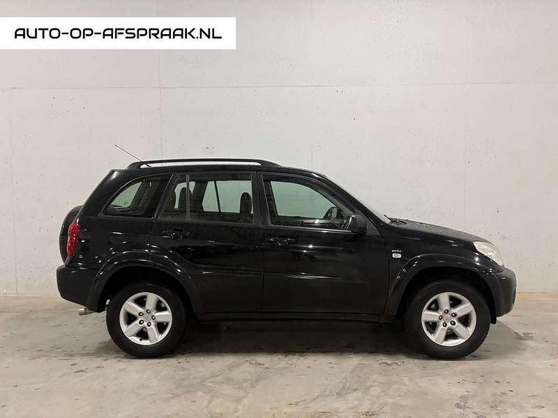 Zwart (metallic) Occasion 2004 Toyota RAV4 Sol SUV | € 3.444 (Eerlijke prijs) - Afbeelding 1/4
