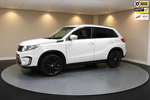 Wit Gebruikt 2017 Suzuki Vitara SUV | € 15.940 (Eerlijke prijs) - Afbeelding 1/4
