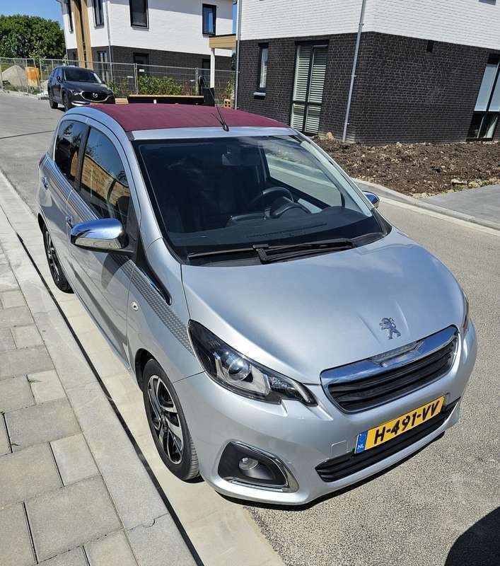 Zilver Gebruikt 2017 Peugeot 108 Allure Hatchback | € 9.450 (Goede deal) - Afbeelding 1/4