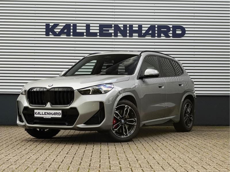 Zilver Gebruikt 2025 BMW X1 M Sport SUV | € 54.875 - Afbeelding 1/4