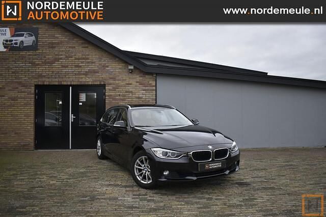 Zwart Gebruikt 2013 BMW 320 Executive Stationwagen | € 12.900 (Eerlijke prijs) - Afbeelding 1/4