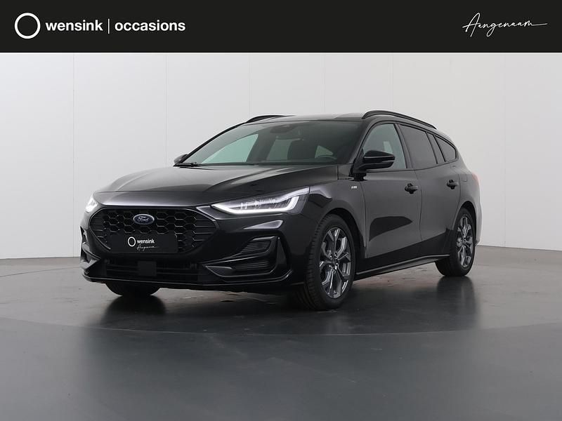 Zwart Gebruikt 2023 Ford Focus ST-Line X Stationwagen | € 25.330 (Eerlijke prijs) - Afbeelding 1/4