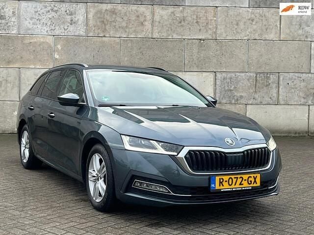 Grijs Gebruikt 2021 Skoda Octavia Business Line Stationwagen | € 20.950 (Super prijs) - Afbeelding 1/4