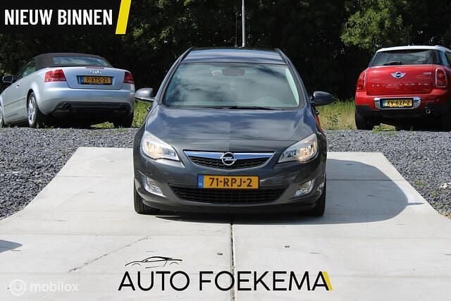 Grijs Gebruikt 2011 Opel Astra Edition Stationwagen | € 2.999 (Goede deal) - Afbeelding 1/4