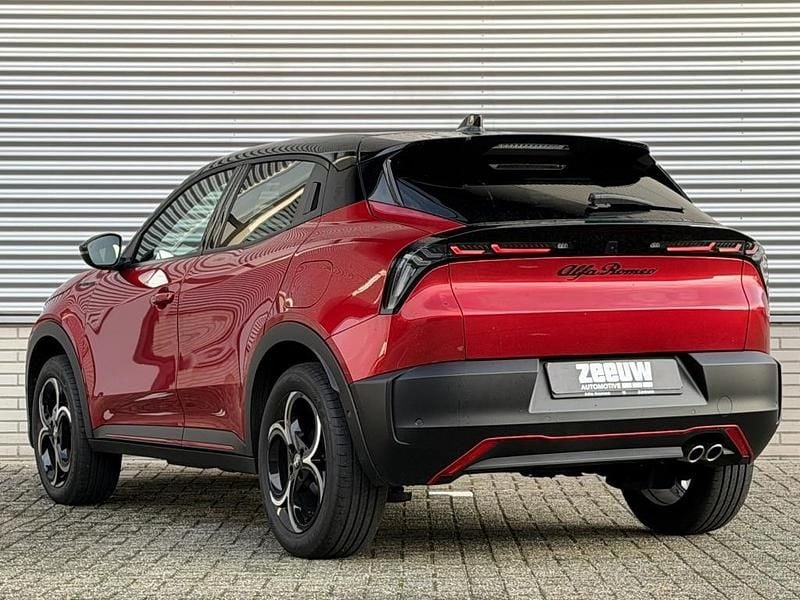 Occasion Alfa Romeo GT Junior Edizione Speciale 136 PK (100 kW) 2025 Rood SUV