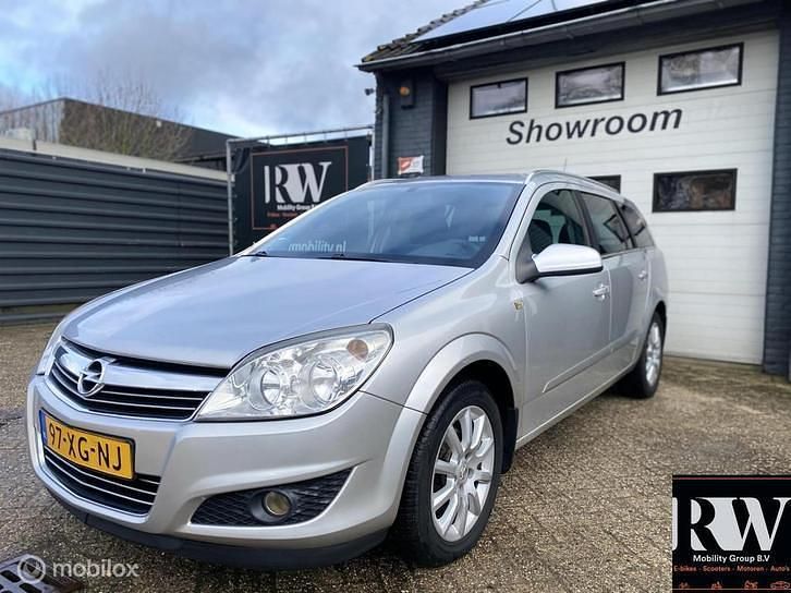 Occasion Opel Astra Executive 116 PK (85 kW) 2007 Grijs Stationwagen