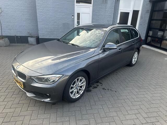 Grijs Gebruikt 2014 BMW 316 Stationwagen | € 6.945 (Goede deal) - Afbeelding 1/2
