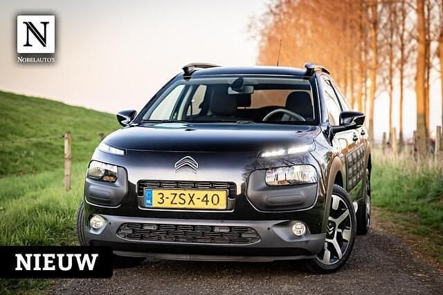 Zwart Gebruikt 2015 Citroën C4 Cactus PureTech Hatchback | € 7.990 (Eerlijke prijs) - Afbeelding 1/4