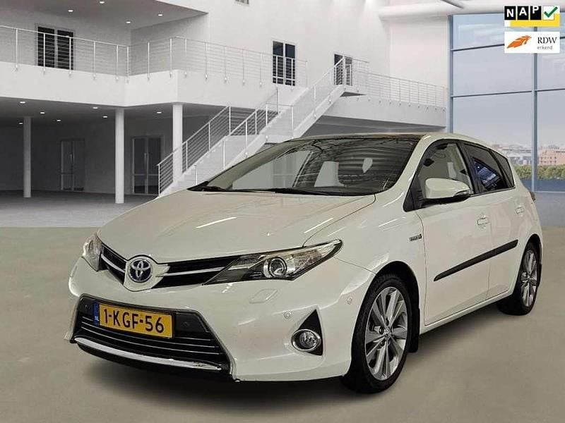 Wit Occasion 2013 Toyota Auris Hybrid Hatchback | € 9.999 (Eerlijke prijs) - Afbeelding 1/4