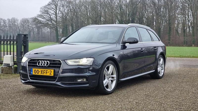 Blauw Gebruikt 2012 Audi A4 S-Line Stationwagen | € 7.950 (Eerlijke prijs) - Afbeelding 1/4