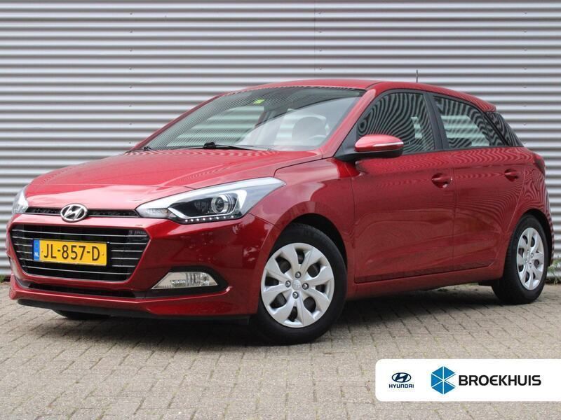 Rood, metallic lak Gebruikt 2016 Hyundai i20 Comfort Hatchback | € 10.900 (Eerlijke prijs) - Afbeelding 1/4