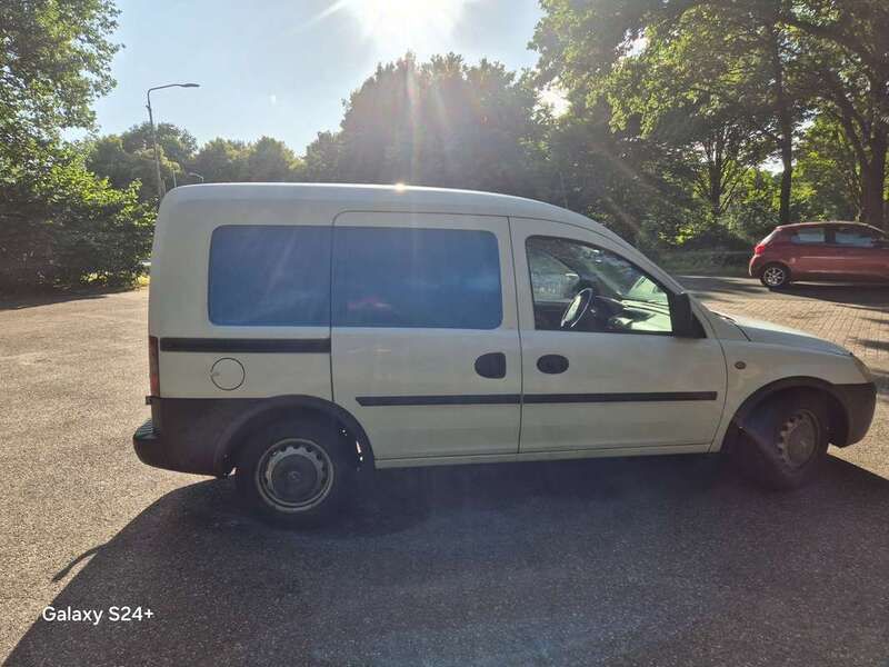 Wit Gebruikt 2004 Opel Combo MPV | € 1.500 (Eerlijke prijs) - Afbeelding 1/4