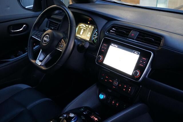 Occasion Nissan Leaf 360º 110 kW (150 PK) 2024 Grijs Hatchback