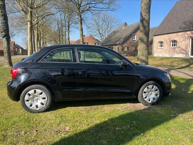Occasion Audi A1 Attraction 86 PK (63 kW) 2013 Zwart Hatchback